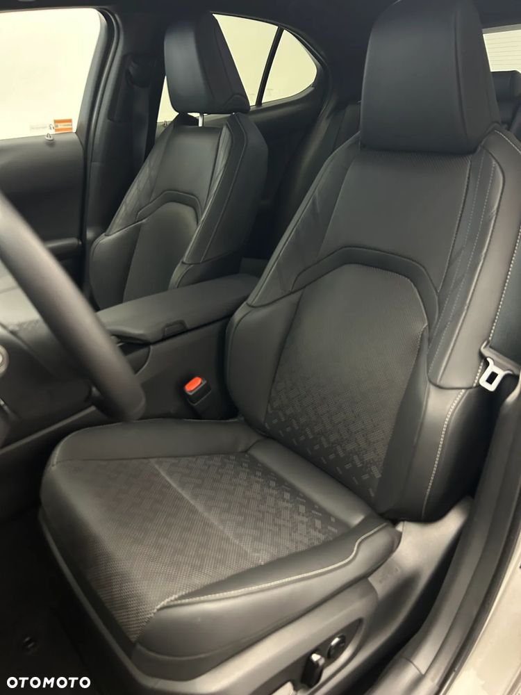 Lexus UX 300h Omotenashi - 6
