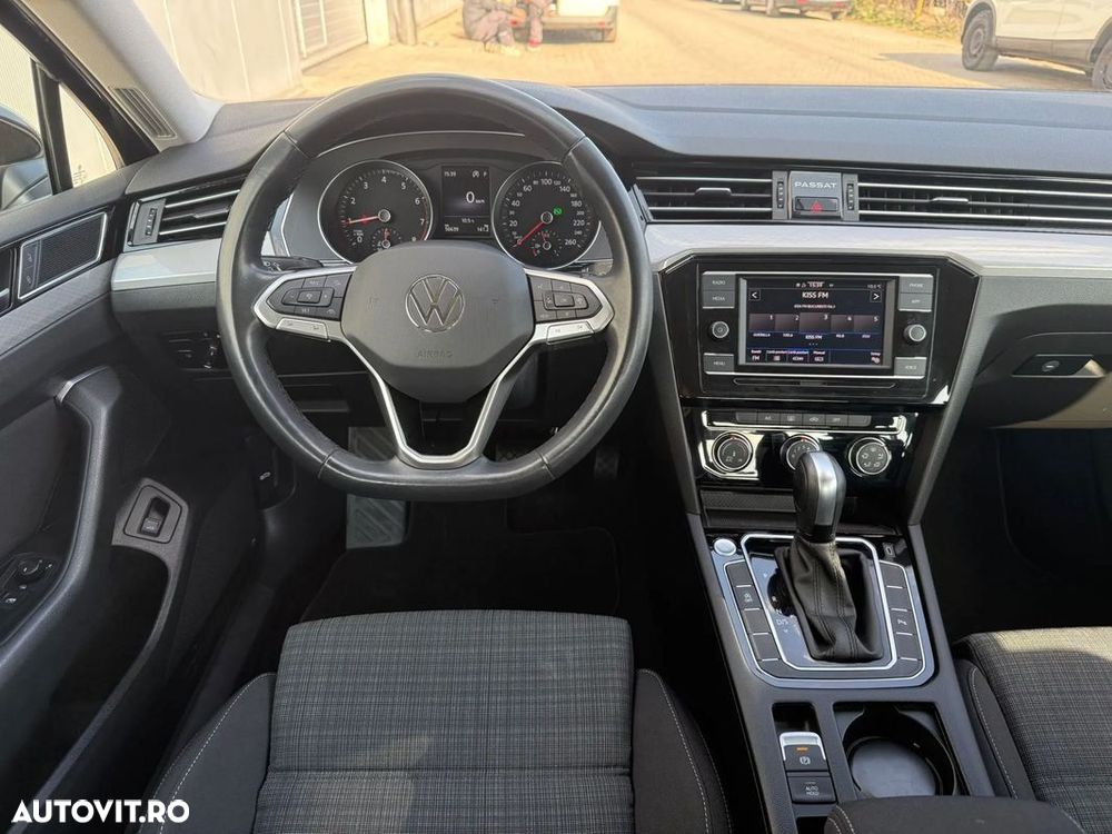 Volkswagen Passat - 11