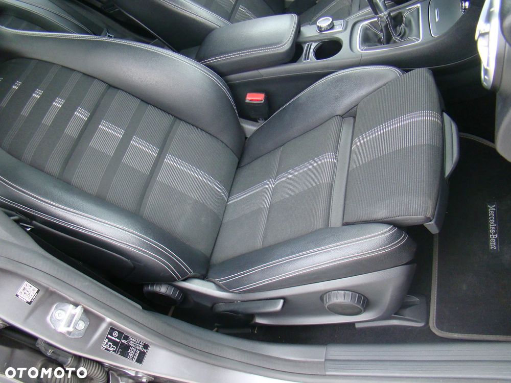 Mercedes-Benz CLA - 25