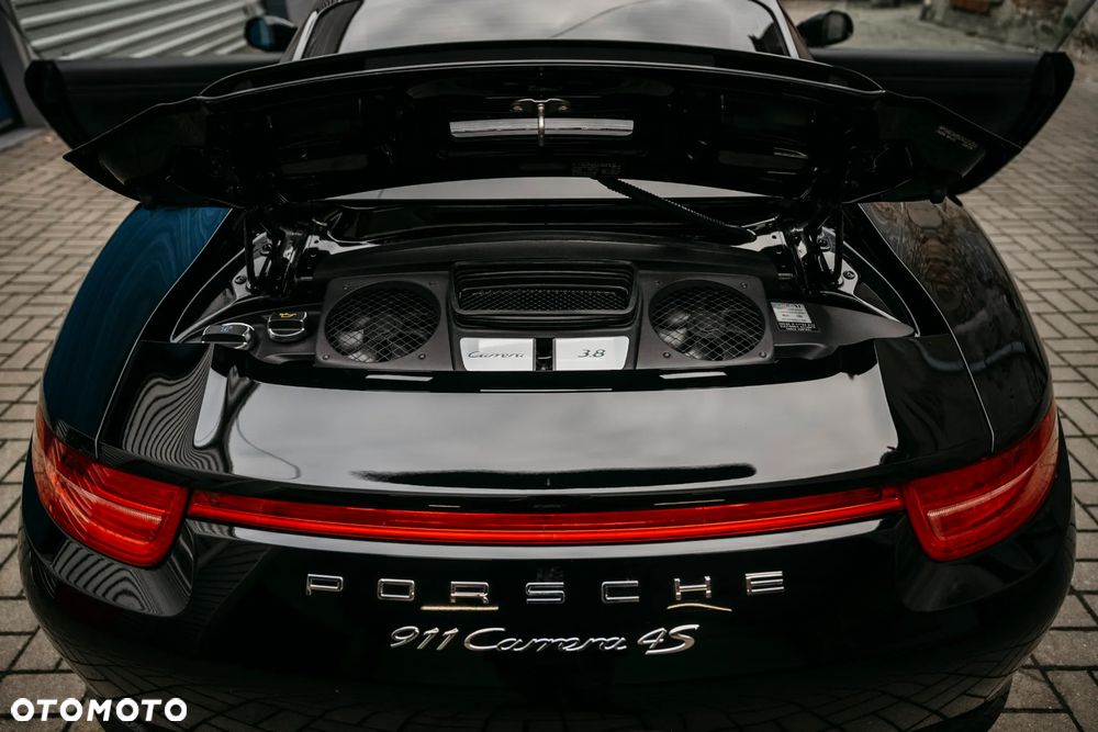 Porsche 911 Carrera 4S PDK - 27