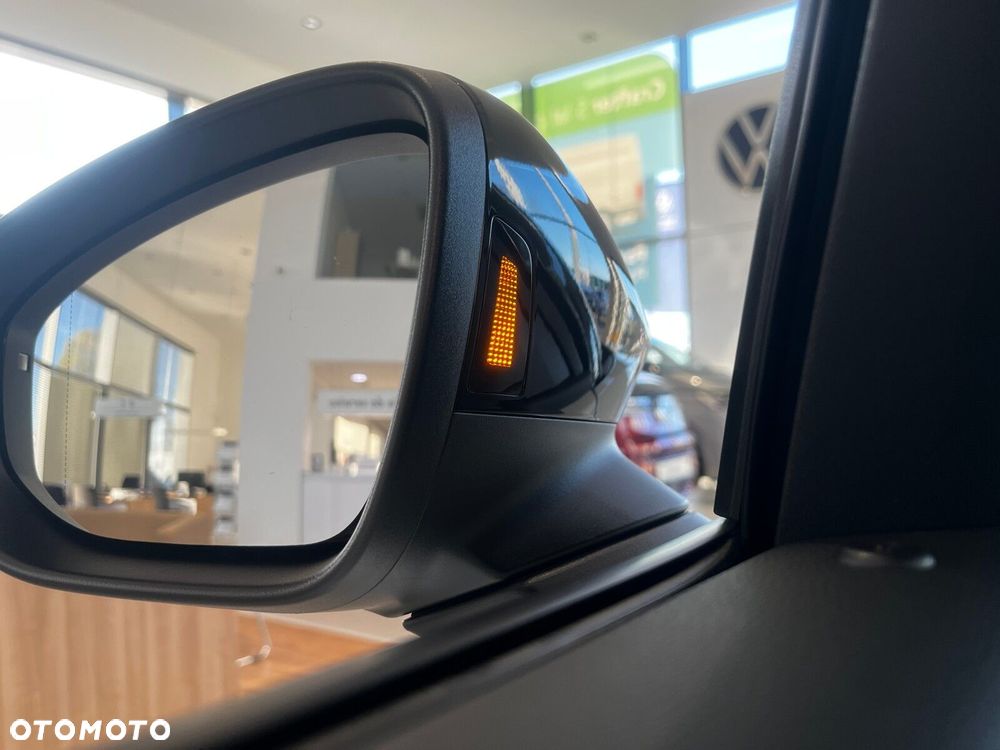 Volkswagen T-Roc - 18