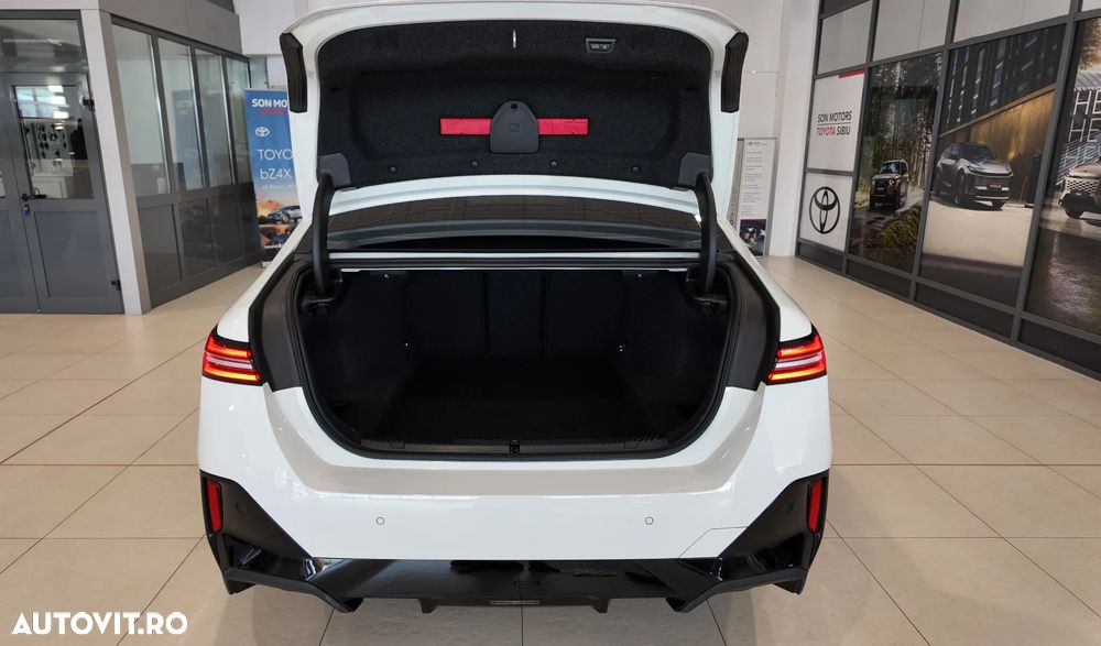 BMW Seria 5 530e xDrive AT PHEV - 40