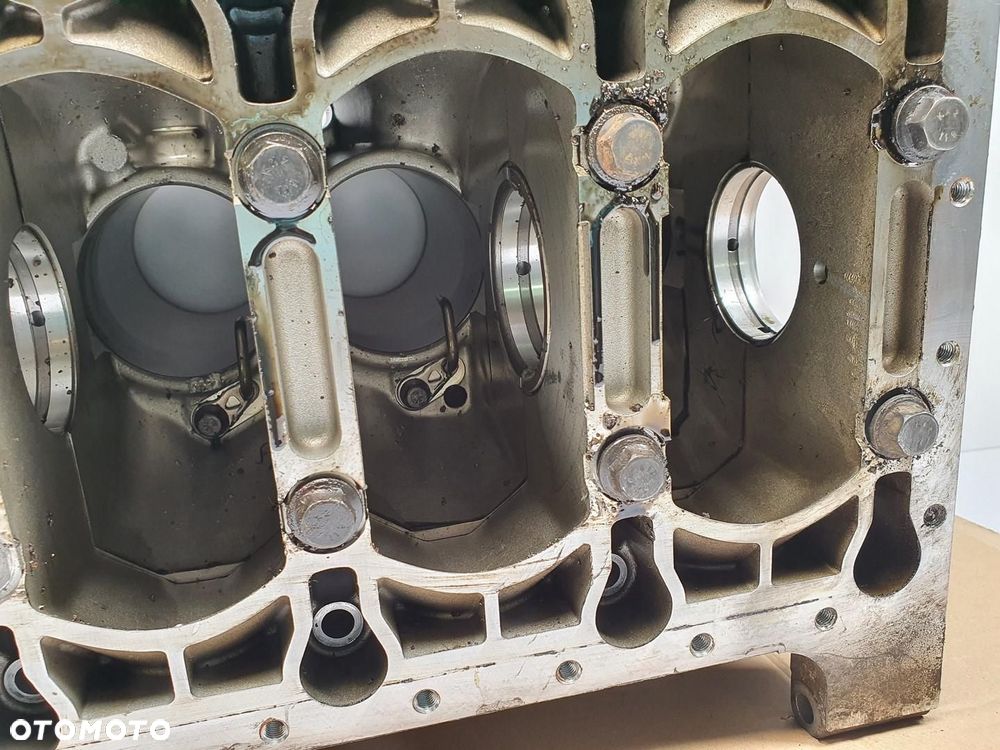 BLOK SILNIKA D5244T VOLVO XC90 2.4 D5 8653865 - 13