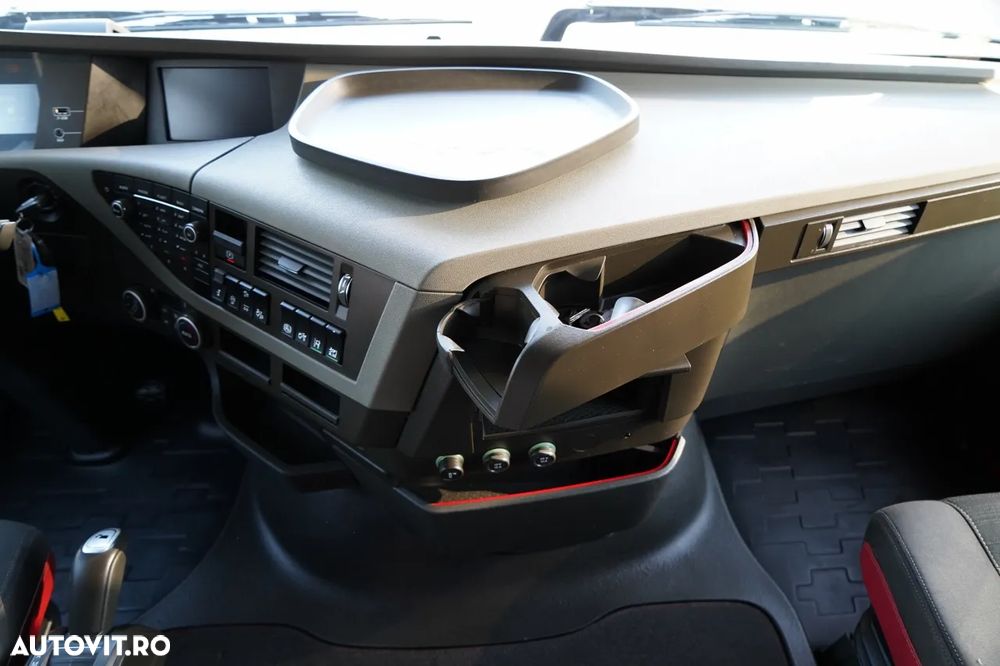 Volvo FH 500 / CORTINĂ / 6x2 / ACOPERIȘ RIDICAT / AER CONDIȚIONAT PARCARE / PUNTE RELAXABILĂ / CONTRACT DE SERVICE GOLD - 32