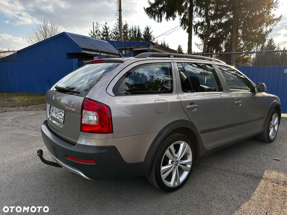 Skoda Octavia 2.0 TDI DPF 4x4 DSG Scout - 3