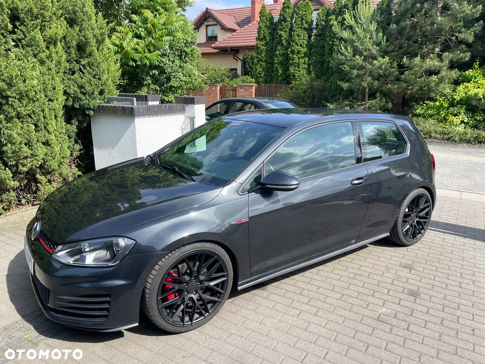 Volkswagen Golf GTI (BlueMotion Technology) - 1