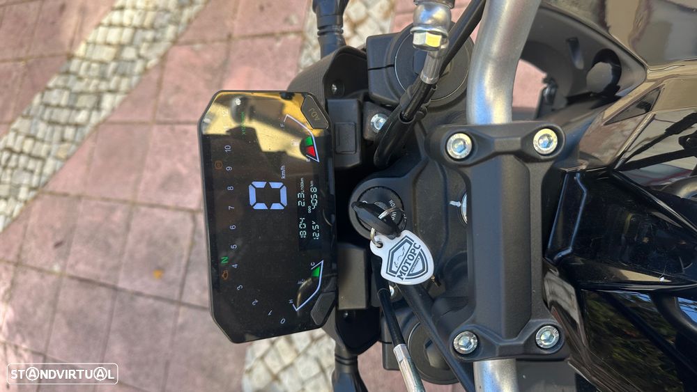 Voge 125R - 1