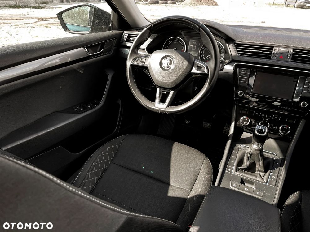 Skoda Superb 2.0 TDI Style - 14