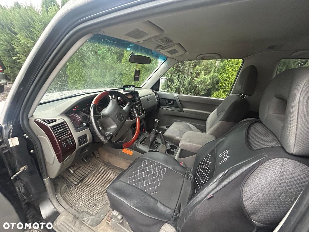 Mitsubishi Pajero - 19