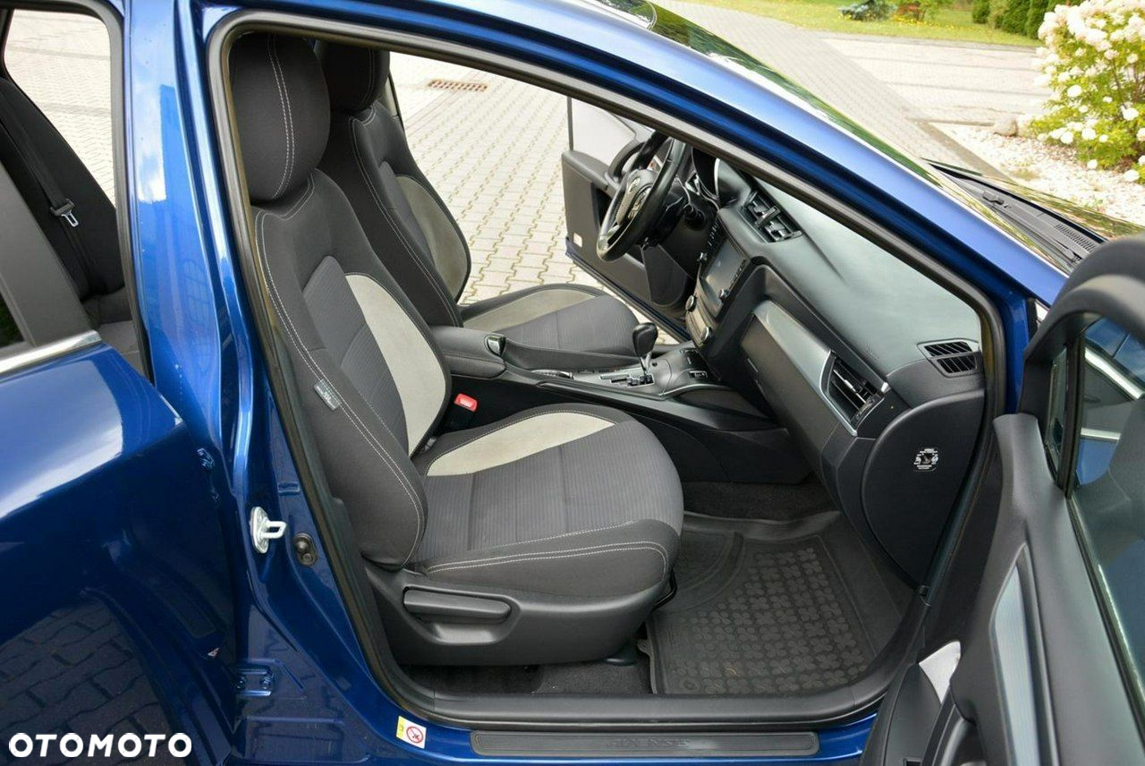 Toyota Avensis 1.8 Sol MS - 19