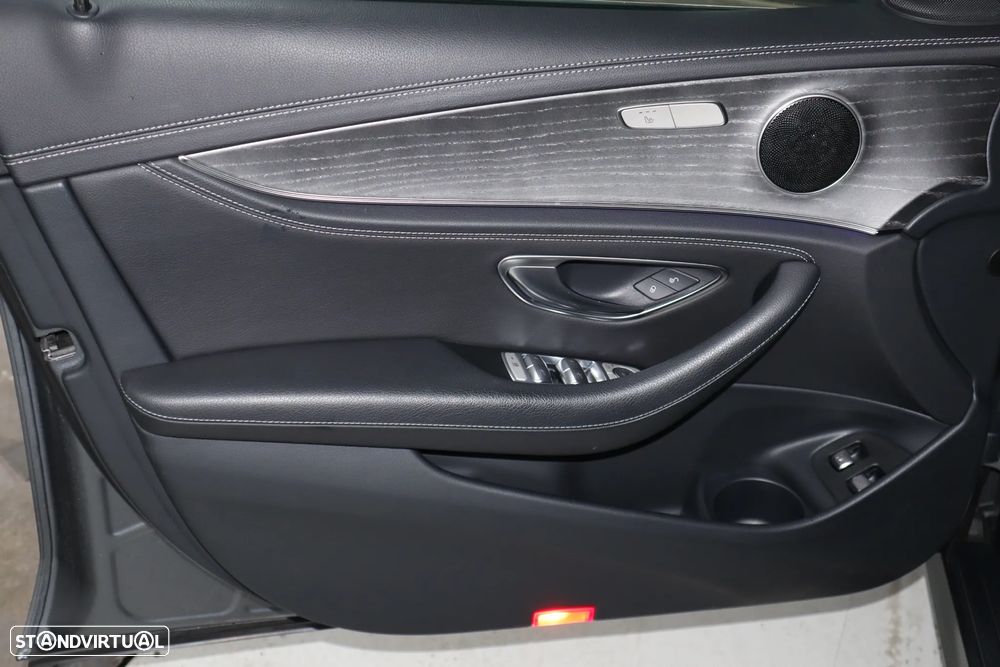 Mercedes-Benz E 300 e AMG Line - 21