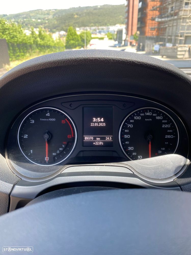 Audi A3 Sportback 1.6 TDI Attraction S tronic - 4