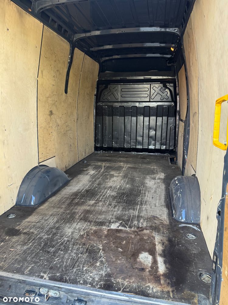 Iveco DAILY - 12