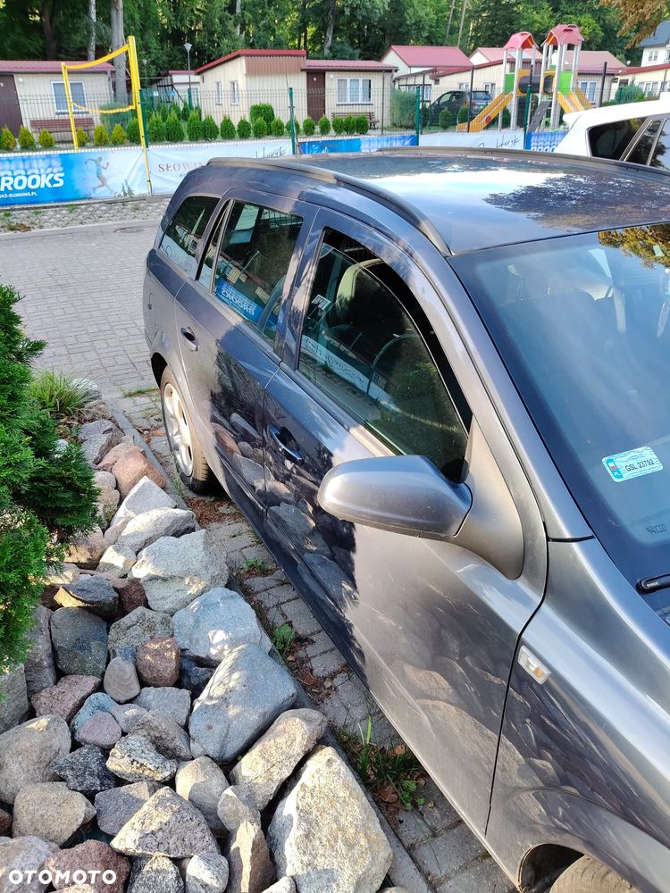Opel Astra 2008 photo 2