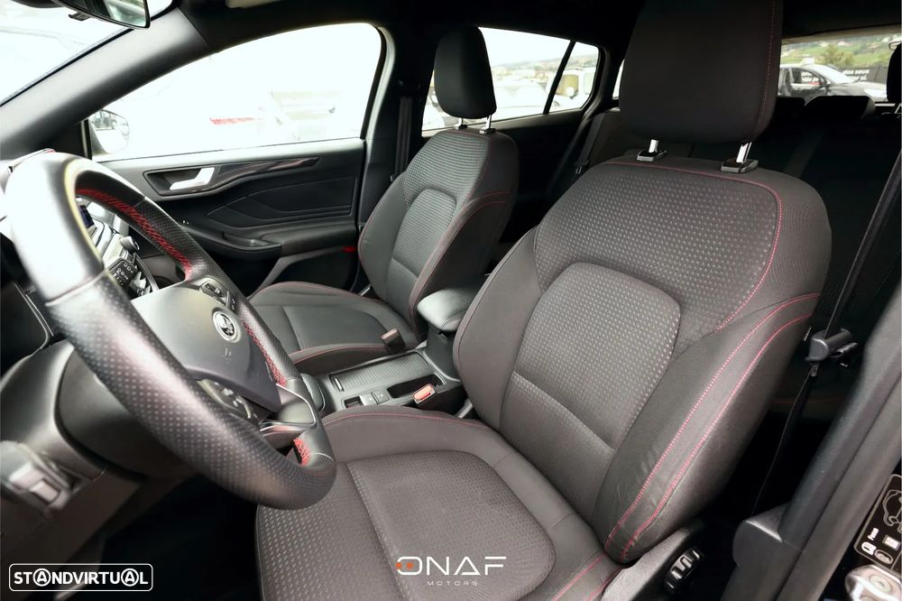 Ford Focus 1.5 EcoBoost S&S ST-LINE - 20