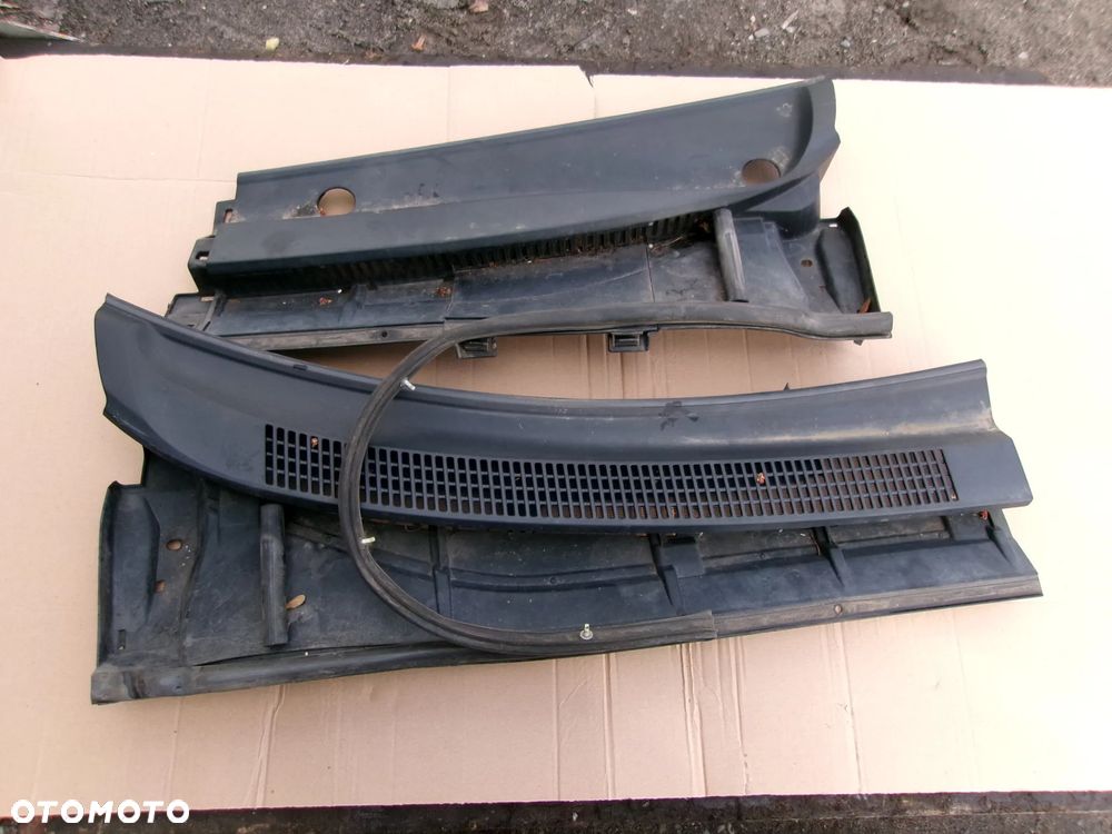PODSZYBIE PLASTIKOWE TOYOTA AVENSIS T27  EUROPA - 1