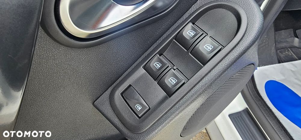 Dacia Duster 1.6 SCe Laureate S&S - 13