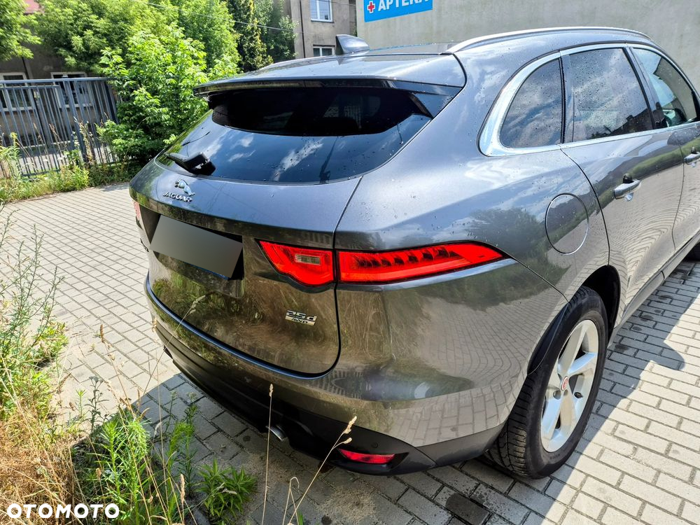 Jaguar F-Pace - 5