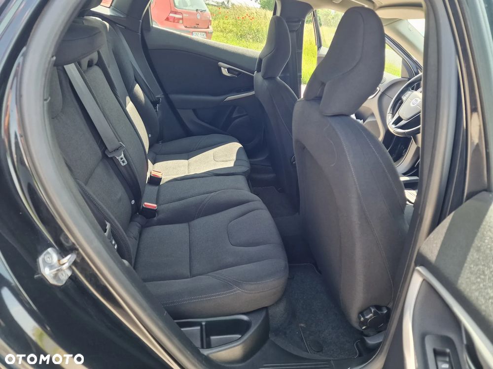 Volvo V40 D3 Geartronic Momentum - 22