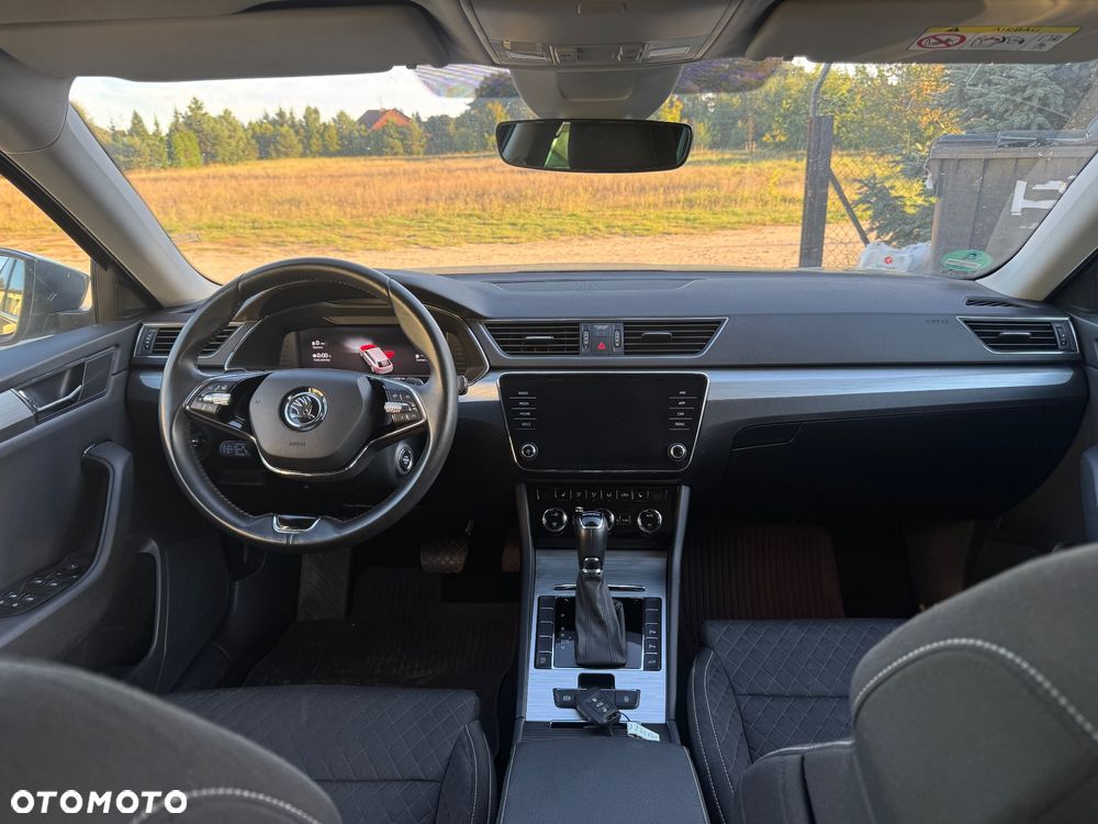 Skoda Superb 2.0 TDI DSG Premium Edition - 9