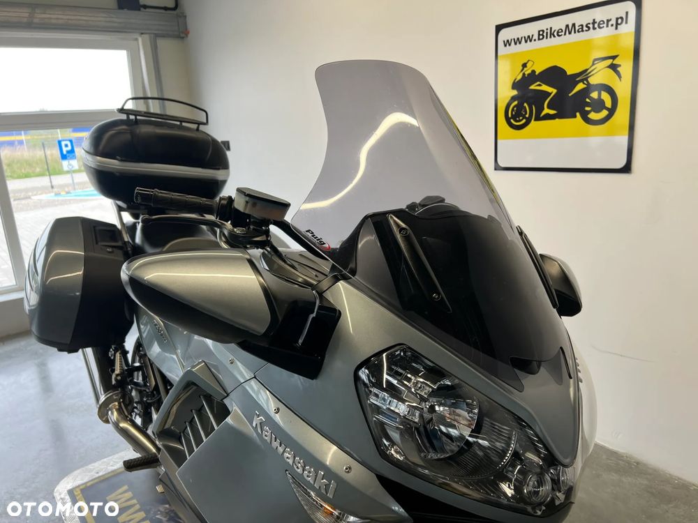 Kawasaki GTR - 23