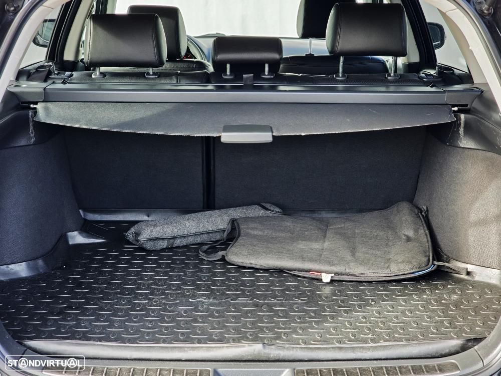 Toyota Avensis SW 2.2 D-4D Sol+P.Multimédia - 6