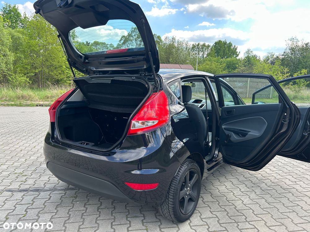 Ford Fiesta 1.4 Ghia - 25