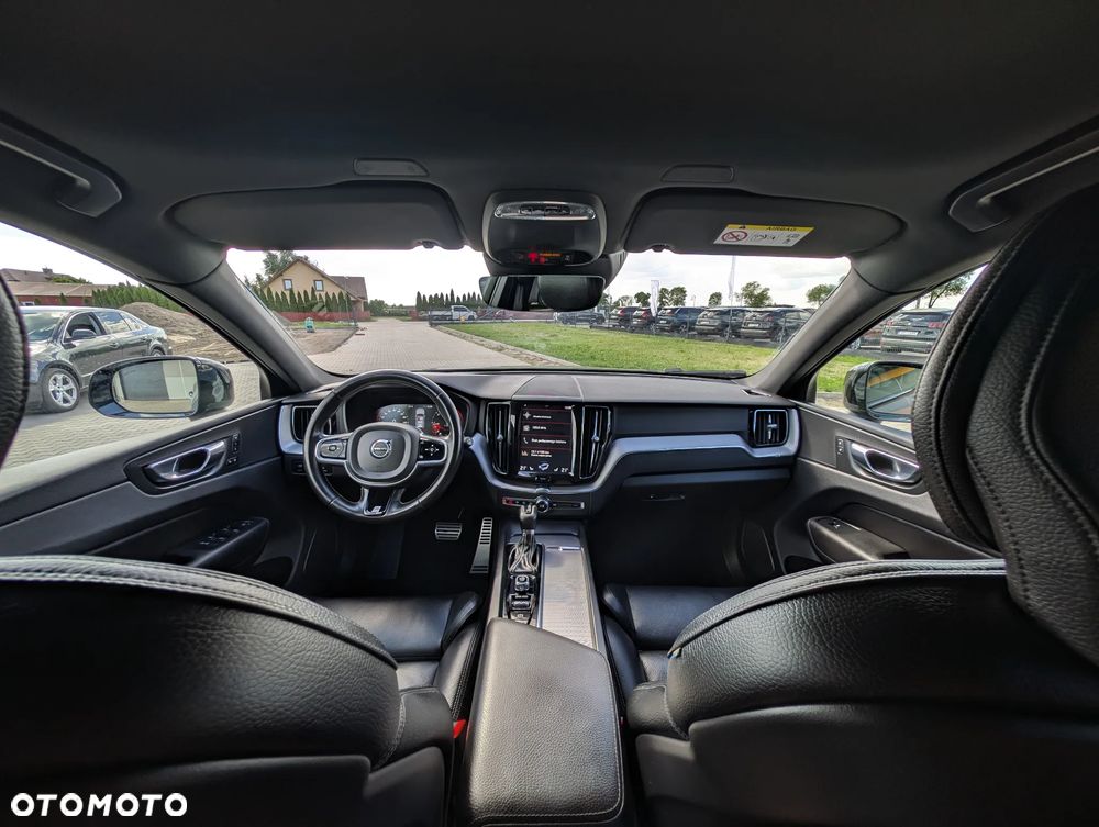 Volvo XC 60 D4 R-Design - 23