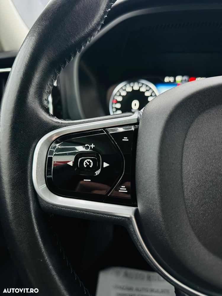 Volvo XC 60 D5 AWD Geartronic Inscription - 34