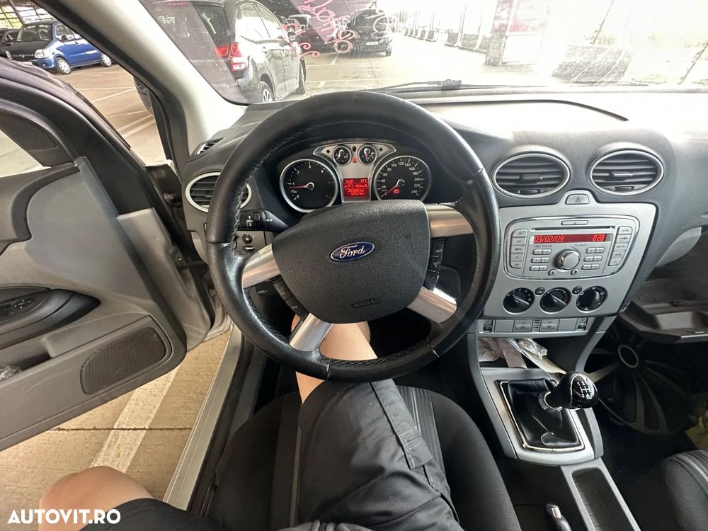 Ford Focus 1.6 TDCi Anniversary - 6