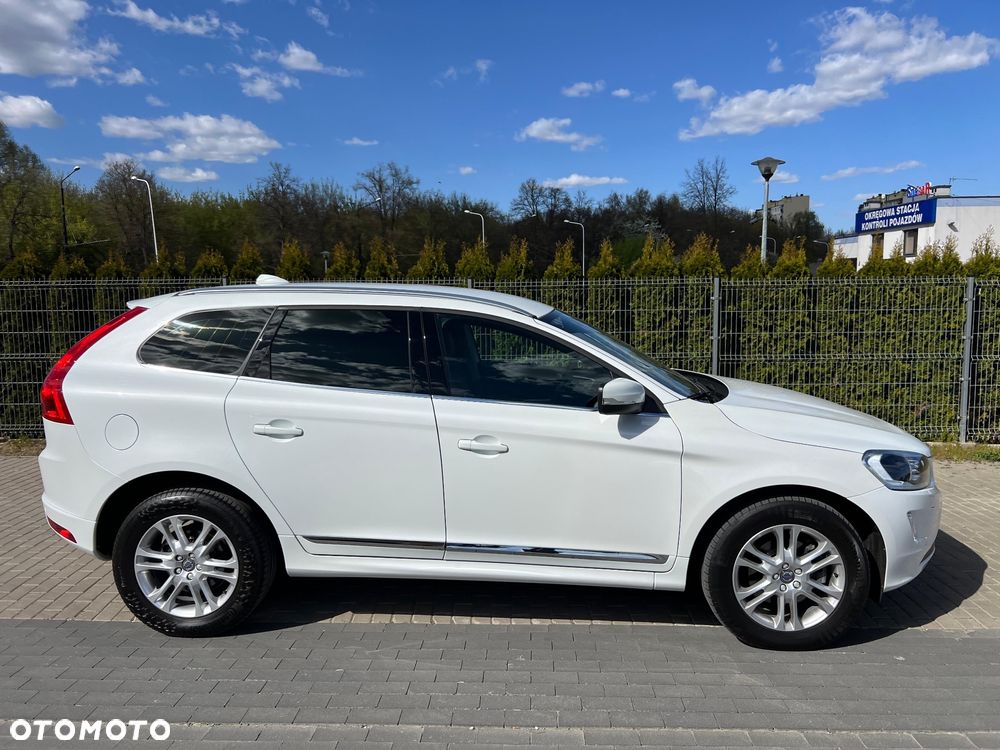 Volvo XC 60 D4 AWD Geartronic Summum - 4