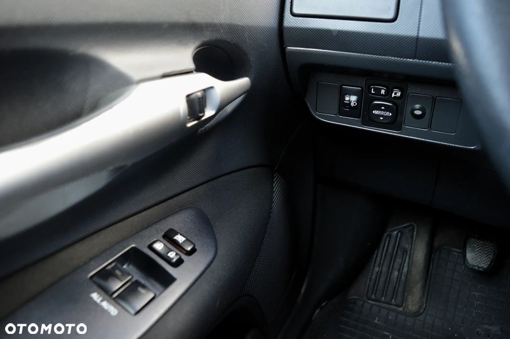 Toyota Auris 1.33 VVT-i Life Comfort - 21