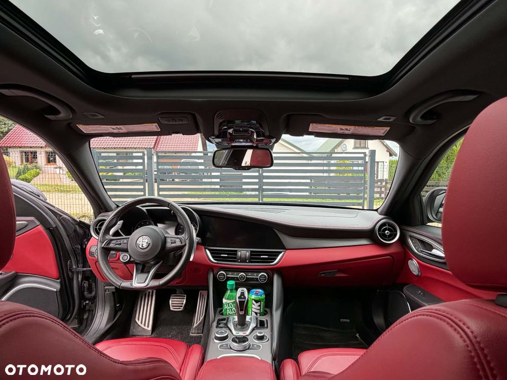Alfa Romeo Giulia 2.0 Turbo 16V AT8 Veloce Ti - 25