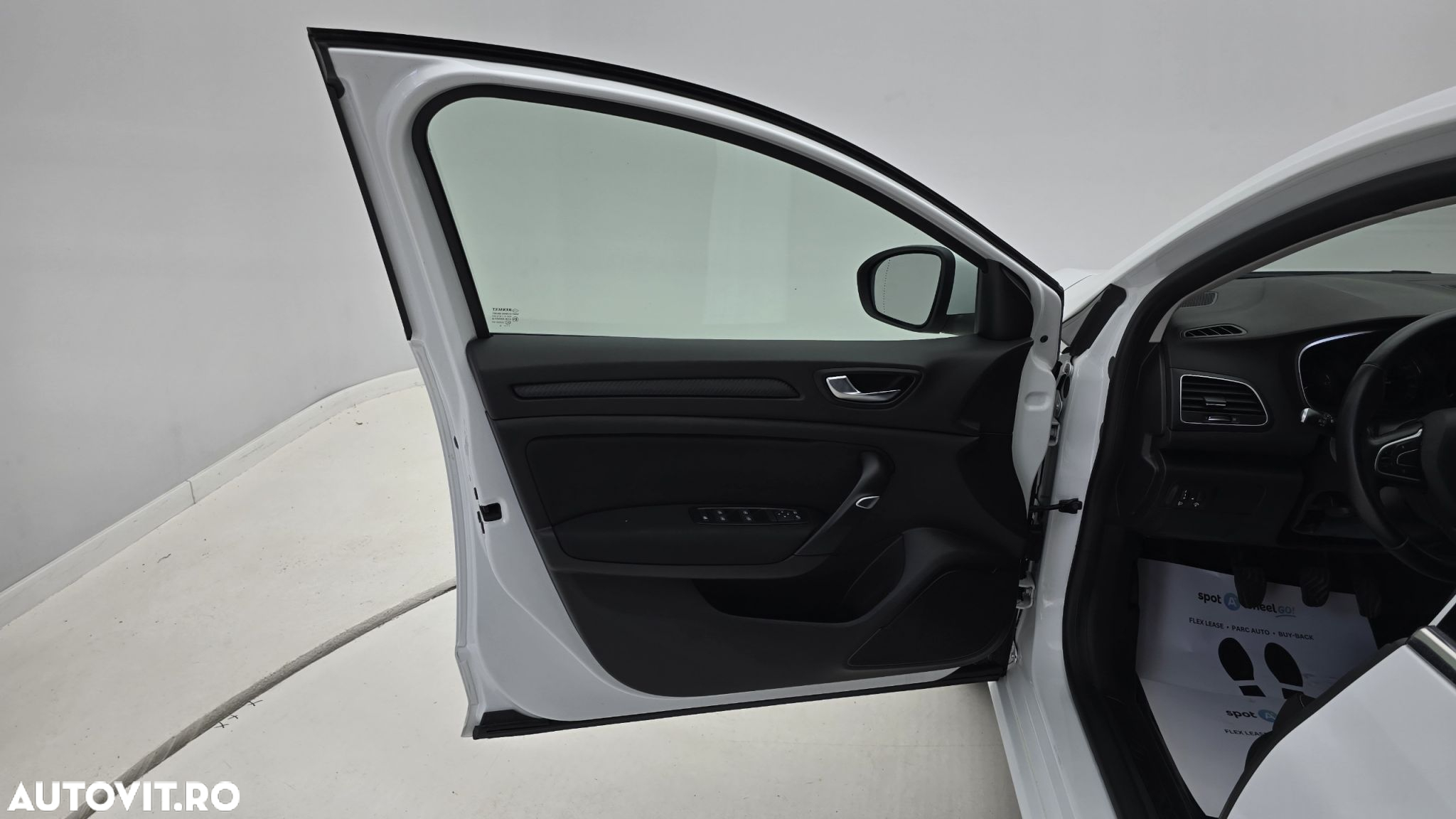 Renault Megane Blue dCi 116 Zen - 10
