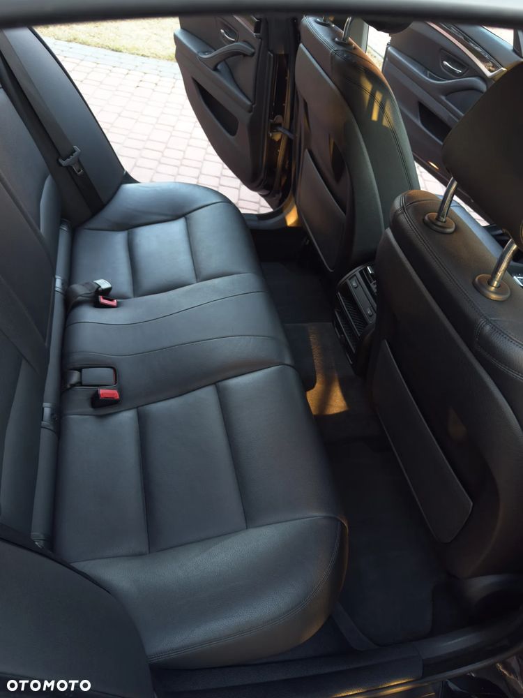 BMW Seria 5 528i xDrive - 11
