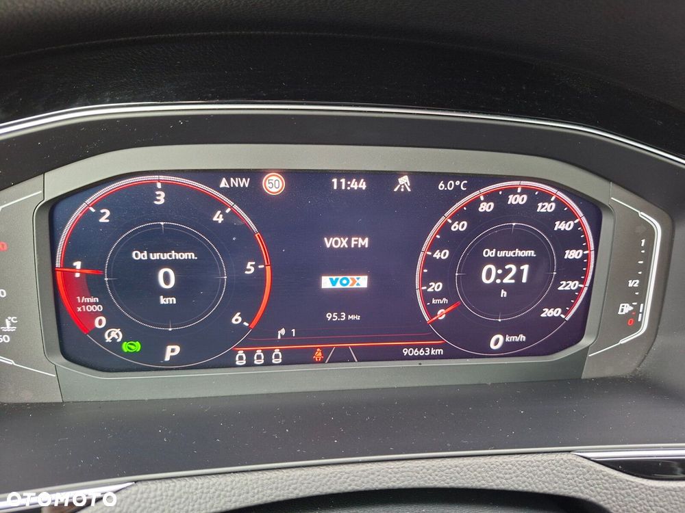 Volkswagen Passat - 22