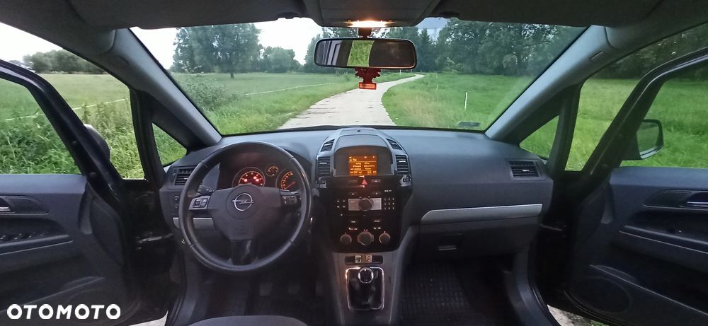Opel Zafira 1.6 - 6