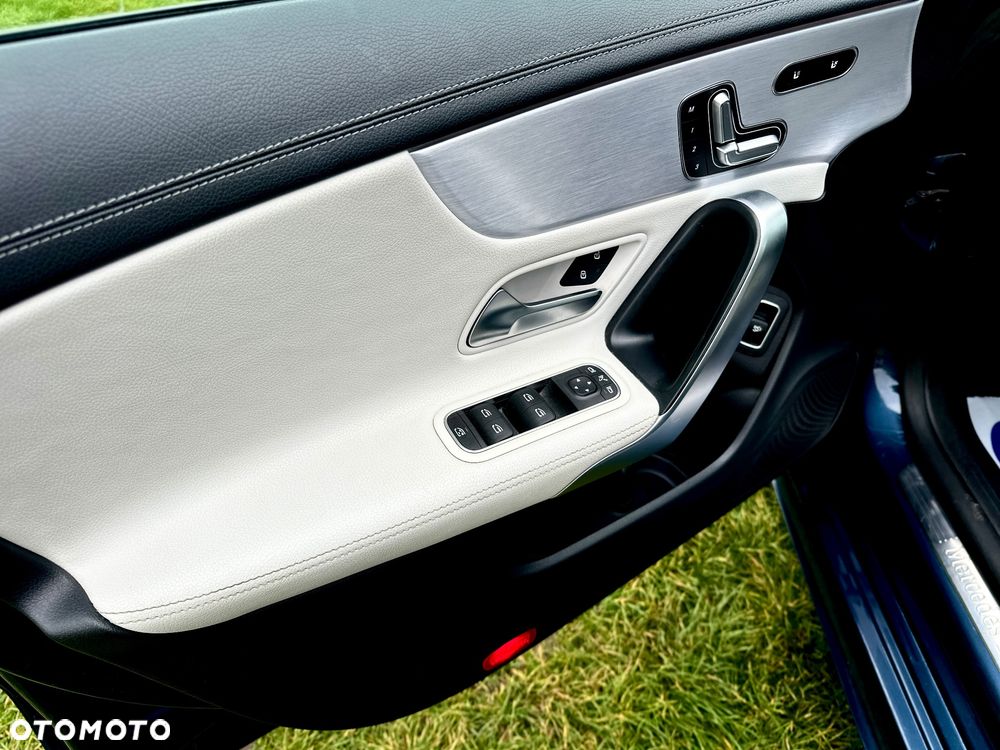 Mercedes-Benz CLA 250 4-Matic AMG Line 7G-DCT - 17