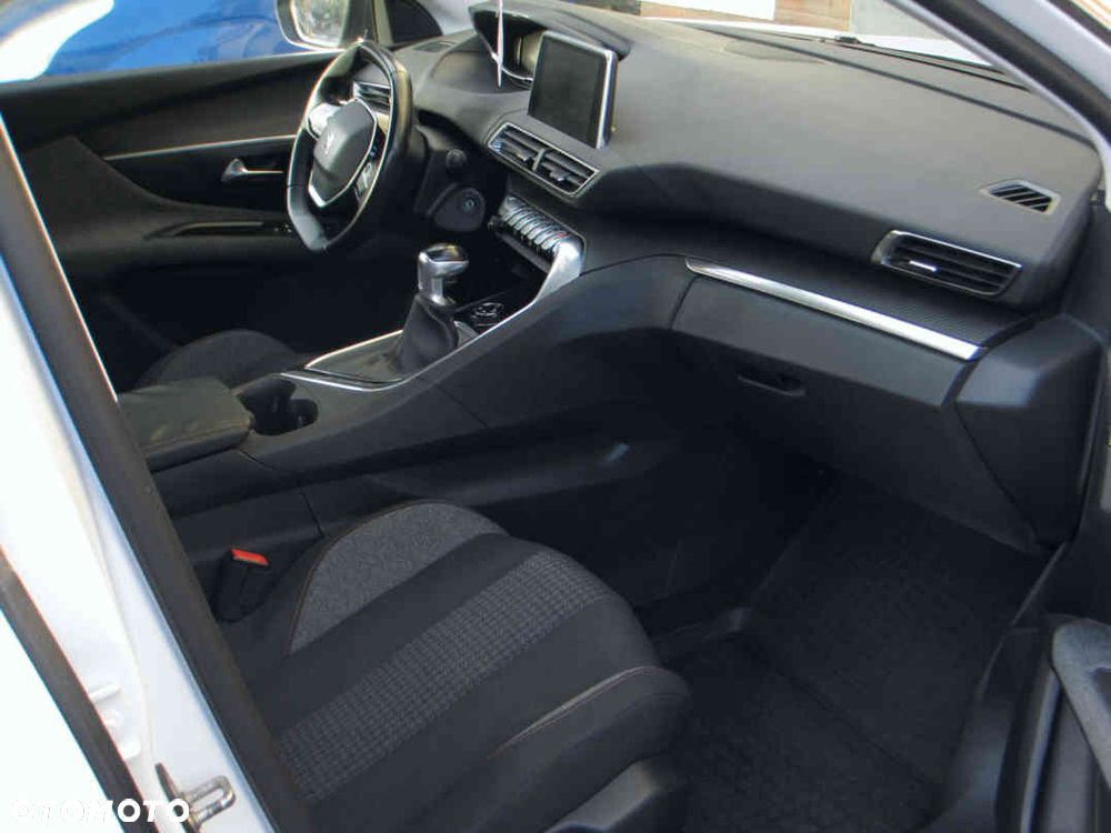 Peugeot 3008 1.5 BlueHDi Active S&S - 19