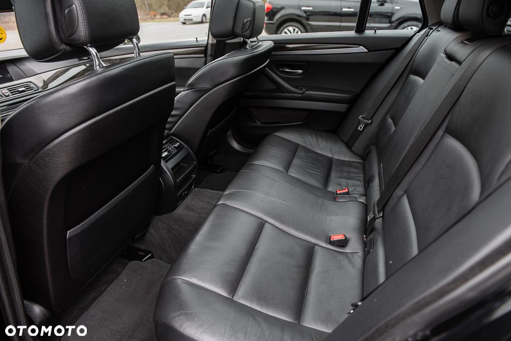 BMW Seria 5 520d - 30