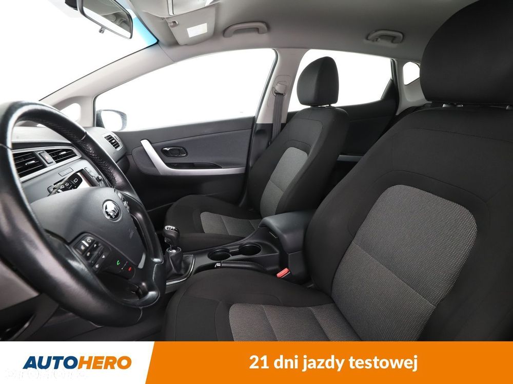 Kia Ceed - 10