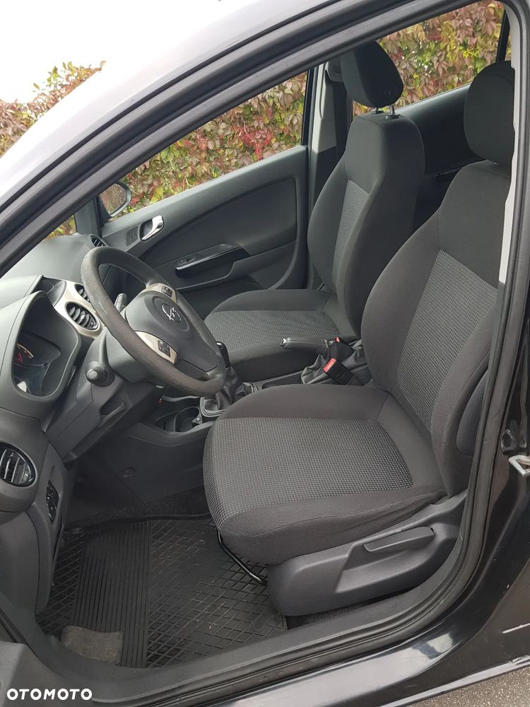 Opel Corsa 1.2 16V Essentia - 9