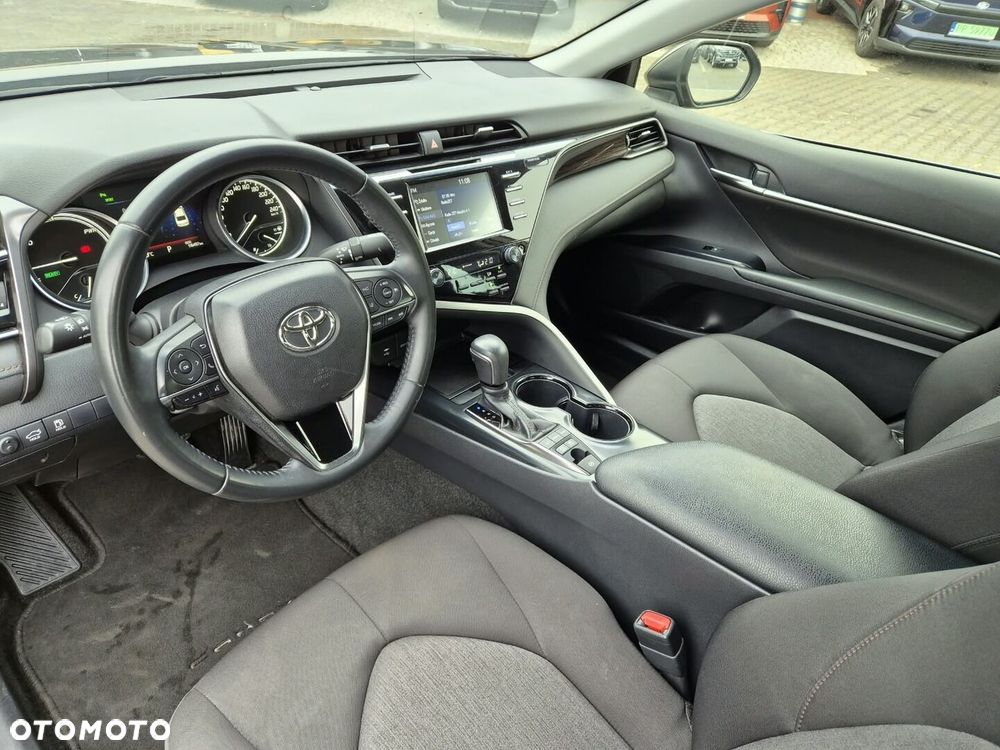 Toyota Camry 2.5 Hybrid Comfort CVT - 3