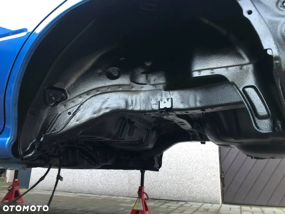 Subaru Impreza 2.0 STI 4x4 - 23