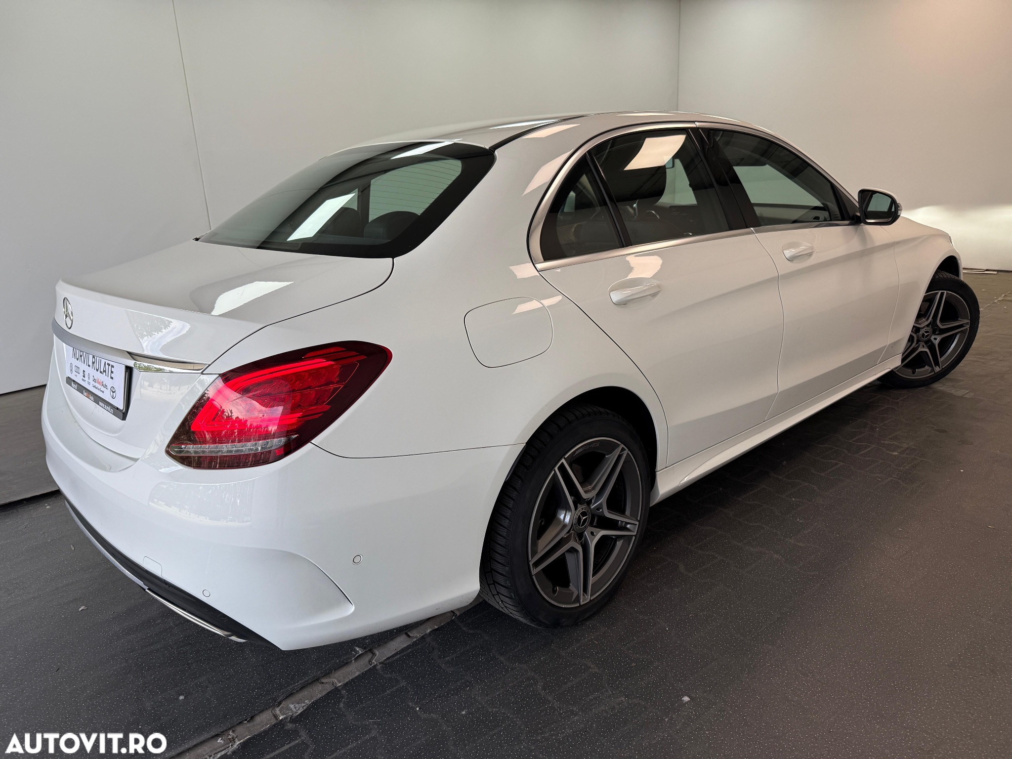 Mercedes-Benz C 200 4MATIC Aut. - 13