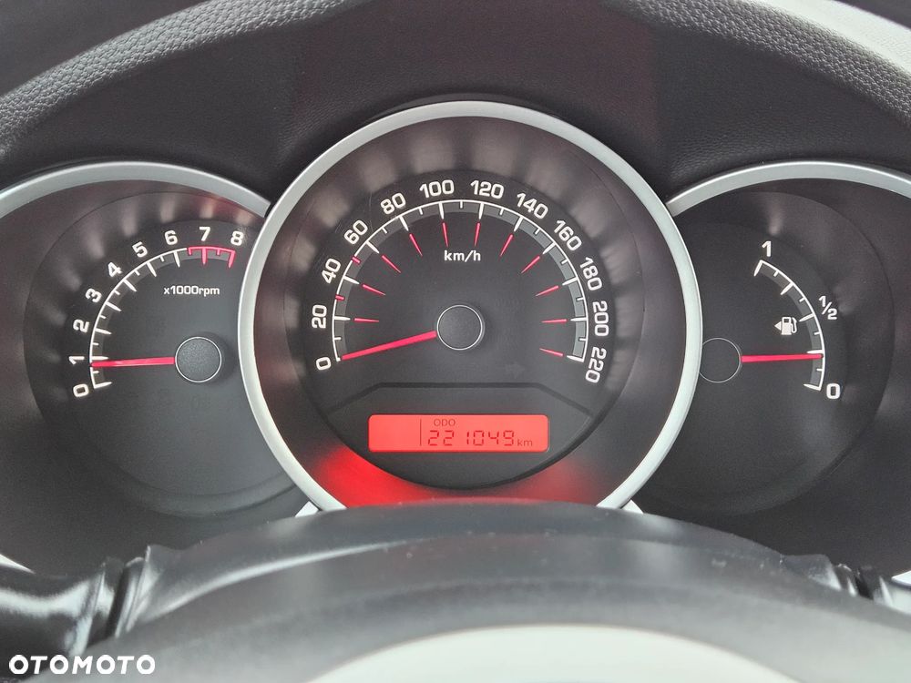 Kia Venga 1.6 CVVT Vision - 14