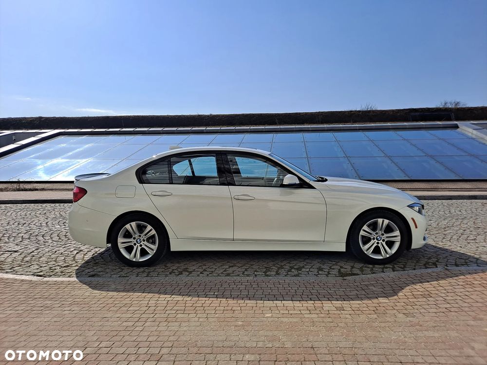 BMW Seria 3 328i xDrive Sport Line - 15