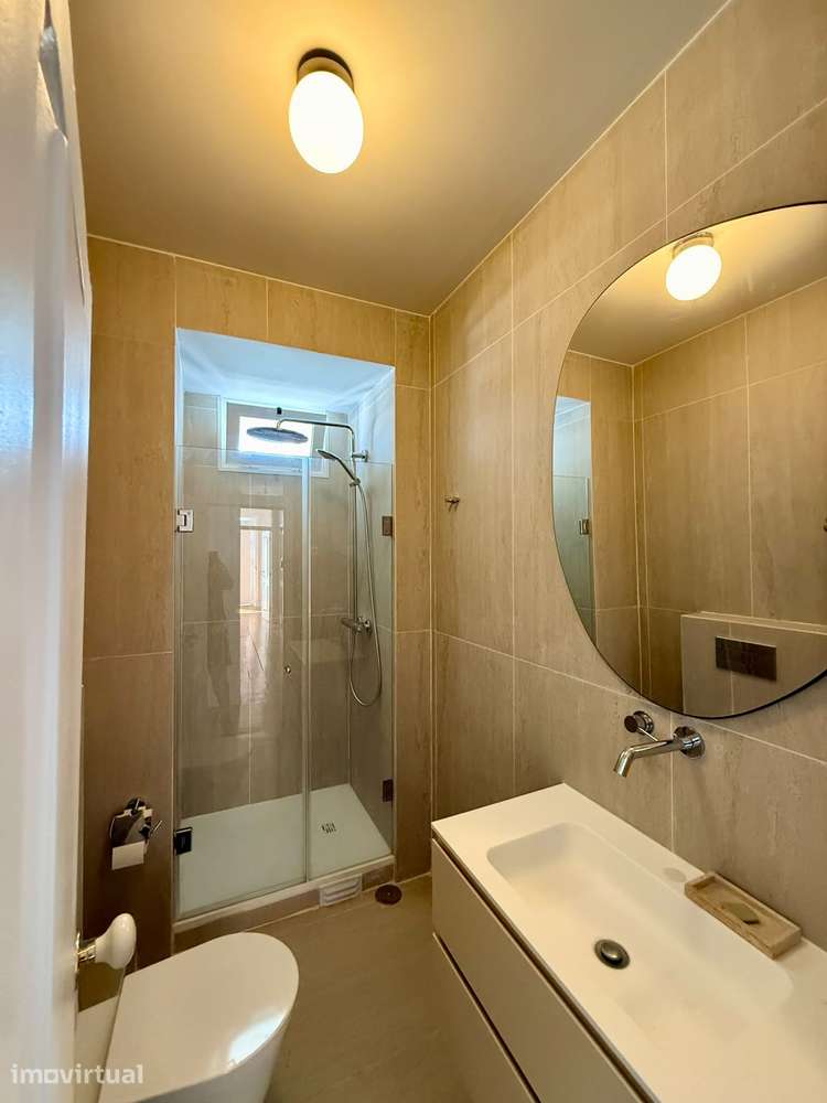 Apartemento T3 renovado em Lapa, com AC, e vista para o Cristo Rei - Grande imagem: 5/12
