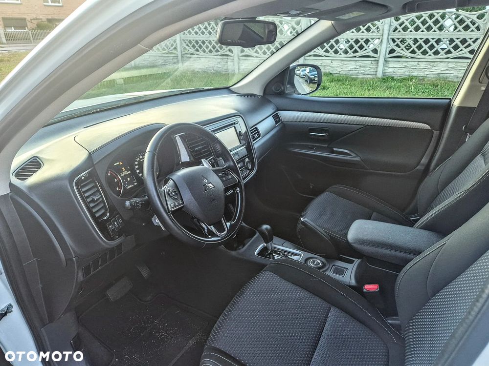 Mitsubishi Outlander 2.2 DI-D 4WD Automatik Diamant Edition - 14