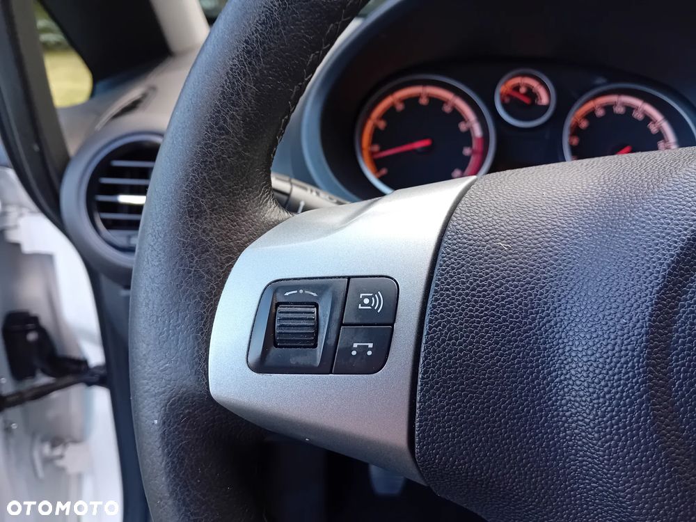 Opel Corsa 1.4 16V 150 Jahre - 20